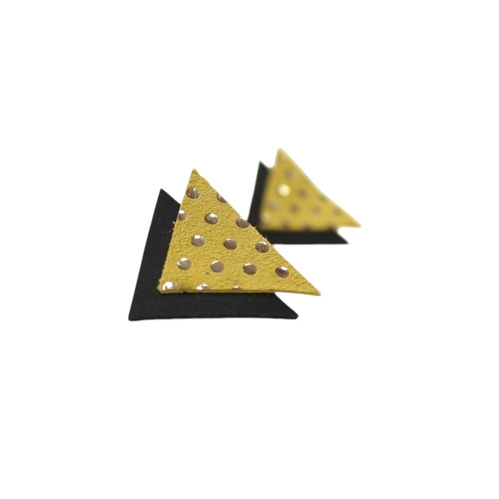 Leather earrings in a double triangular shape in black and yellow colors - Image 3