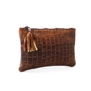 Handmade leather clucth in brown color - Mira