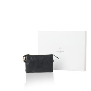 Women’s leather bag with triple interior organization in black color