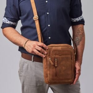 Men’s leather crossbody bag with multiple cases in oil brown color