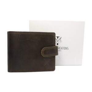 Men’s leather wallet with snap closure and RFID protection in green color