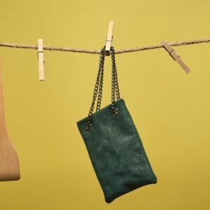 Βραδινό γυναικείο δερμάτινο τσαντάκι σε πράσινο χρώμα