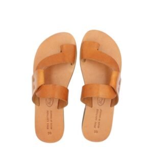 Γυναικεία δερμάτινα χειροποίητα σανδάλια σε φυσικό καφέ χρώμα