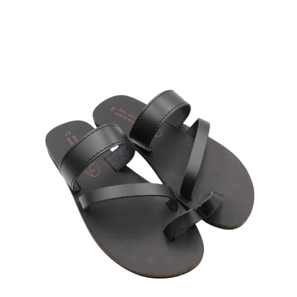 Women's traditional leather sandals in black color - Image 3