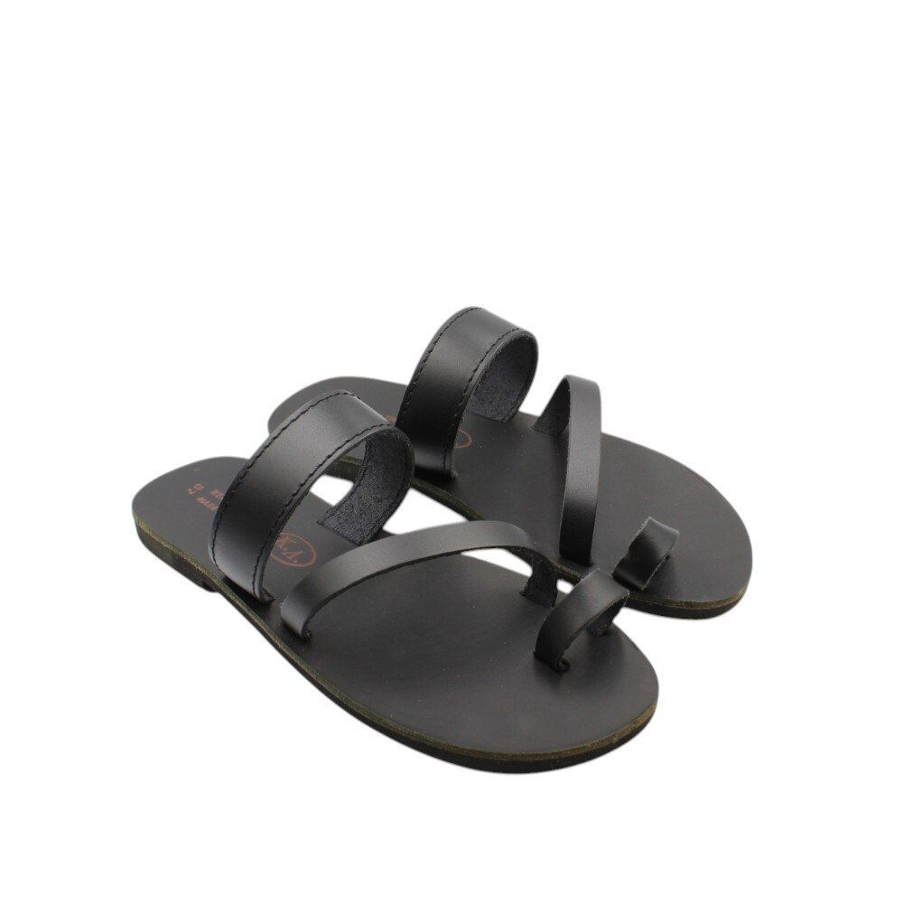 Women's traditional leather sandals in black color