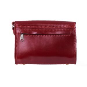Women’s leather crossbody bag with magnetic closure with back zipper pocket